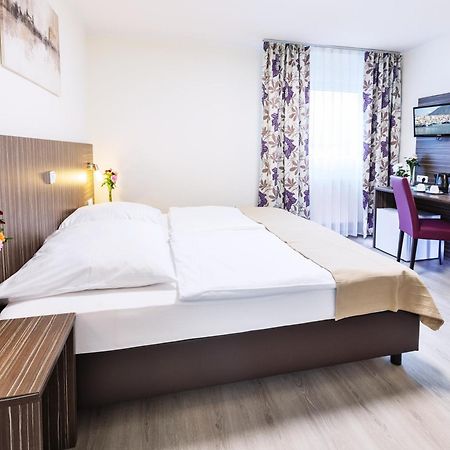 Pension Altes Backhaus Herzogenaurach Bagian luar foto